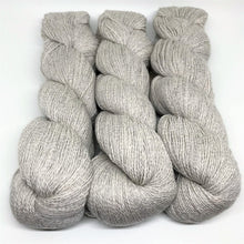 Load image into Gallery viewer, Illimani&#39;s Sabri Yarn in Light Grey 38