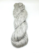 Load image into Gallery viewer, Illimani&#39;s Amelie Yarn in Grey